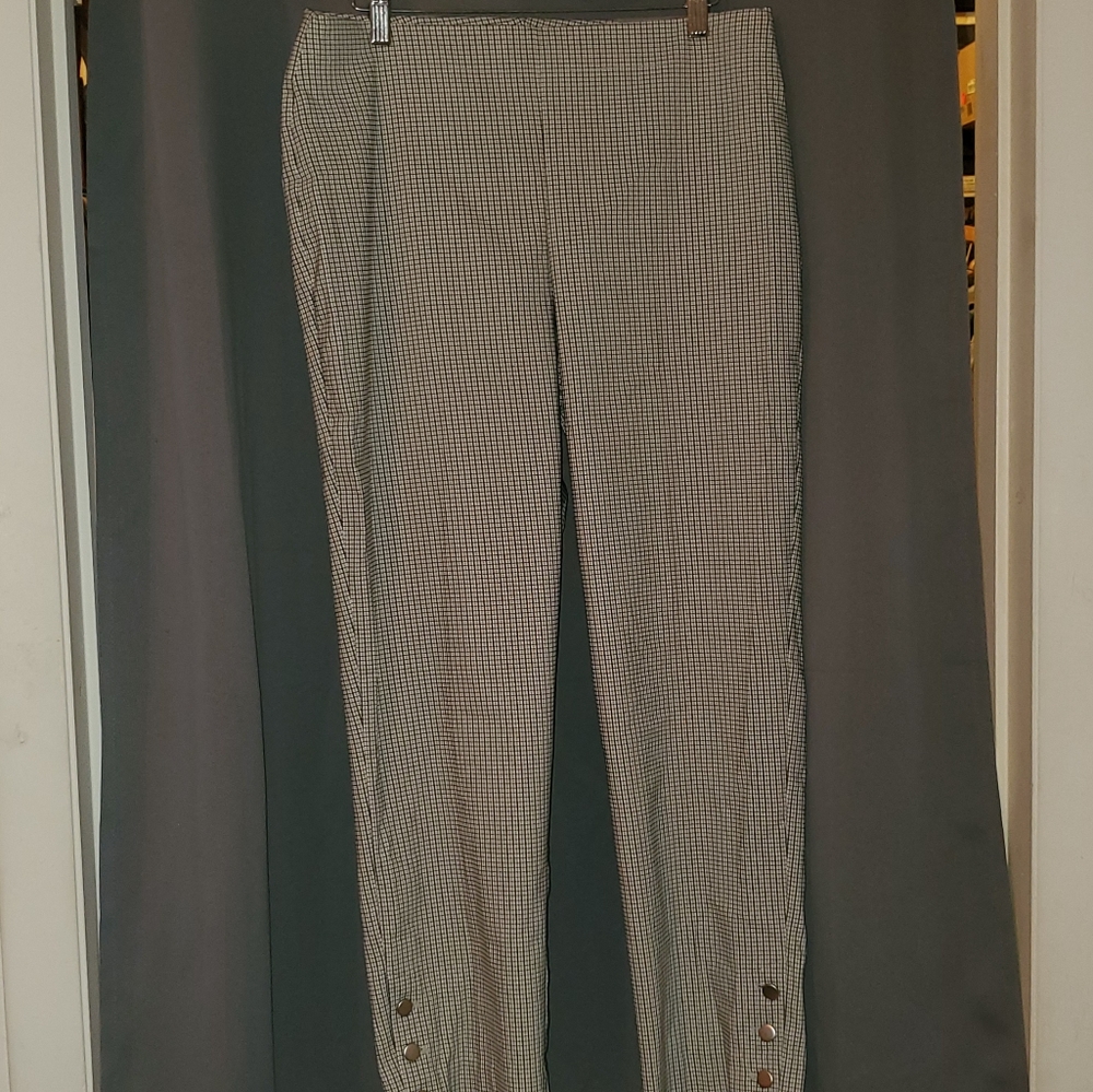NWT Van Heusen Slacks size 10
